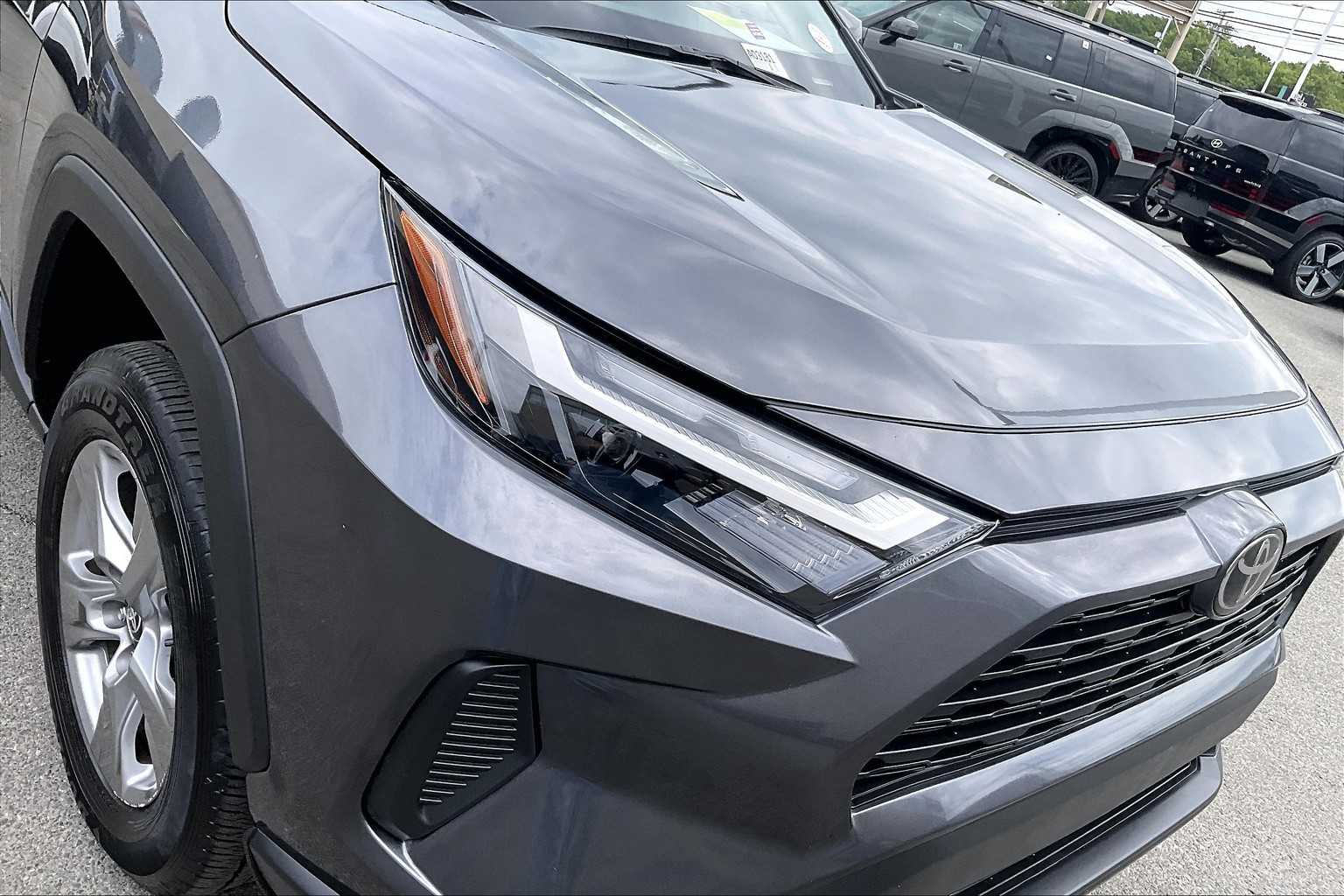 2024 Toyota RAV4 XLE - Photo 33