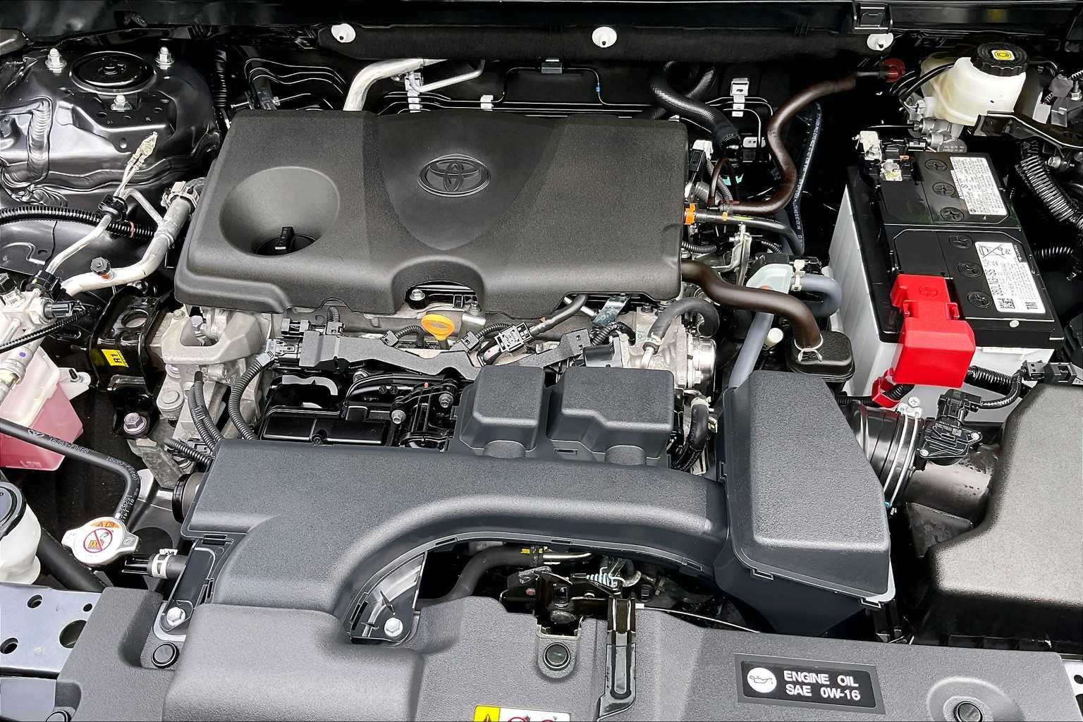 2024 Toyota RAV4 XLE - Photo 35