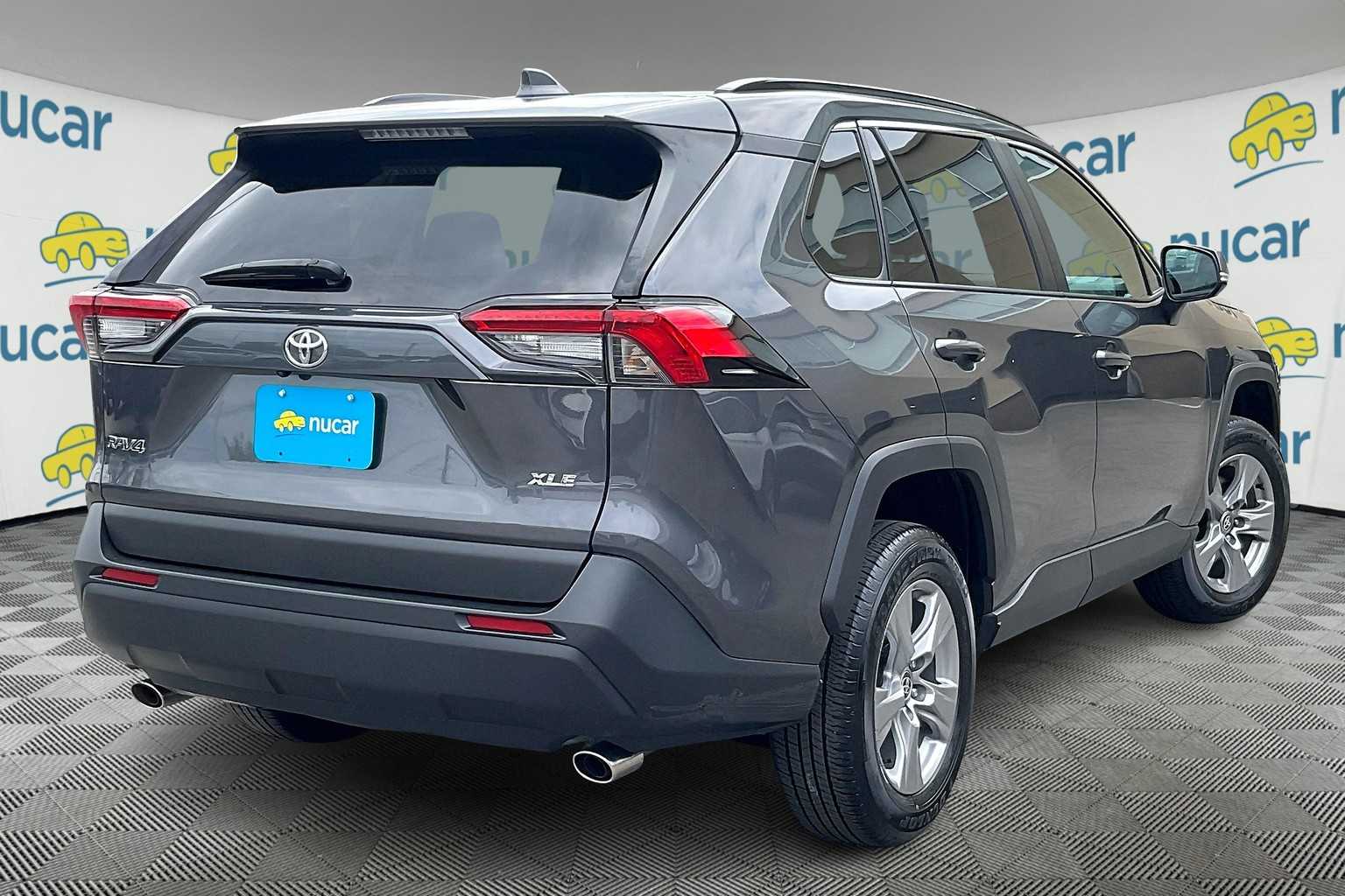 2024 Toyota RAV4 XLE - Photo 6