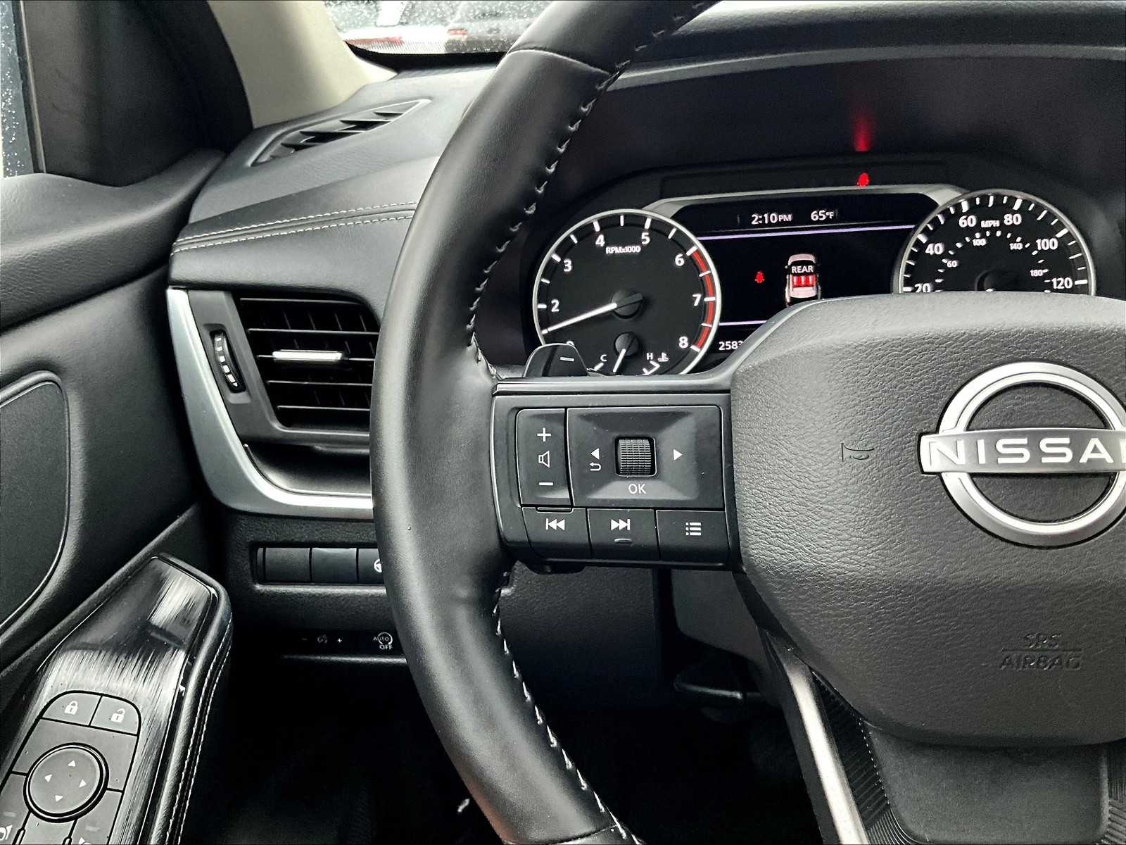 2025 Nissan Rogue SV - Photo 22