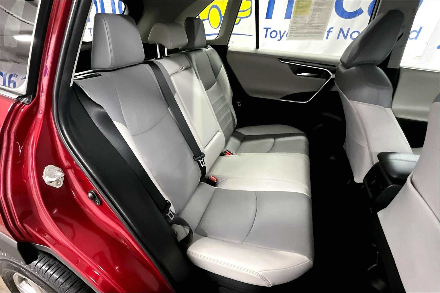 2019 Toyota RAV4 Hybrid Limited - Photo 16