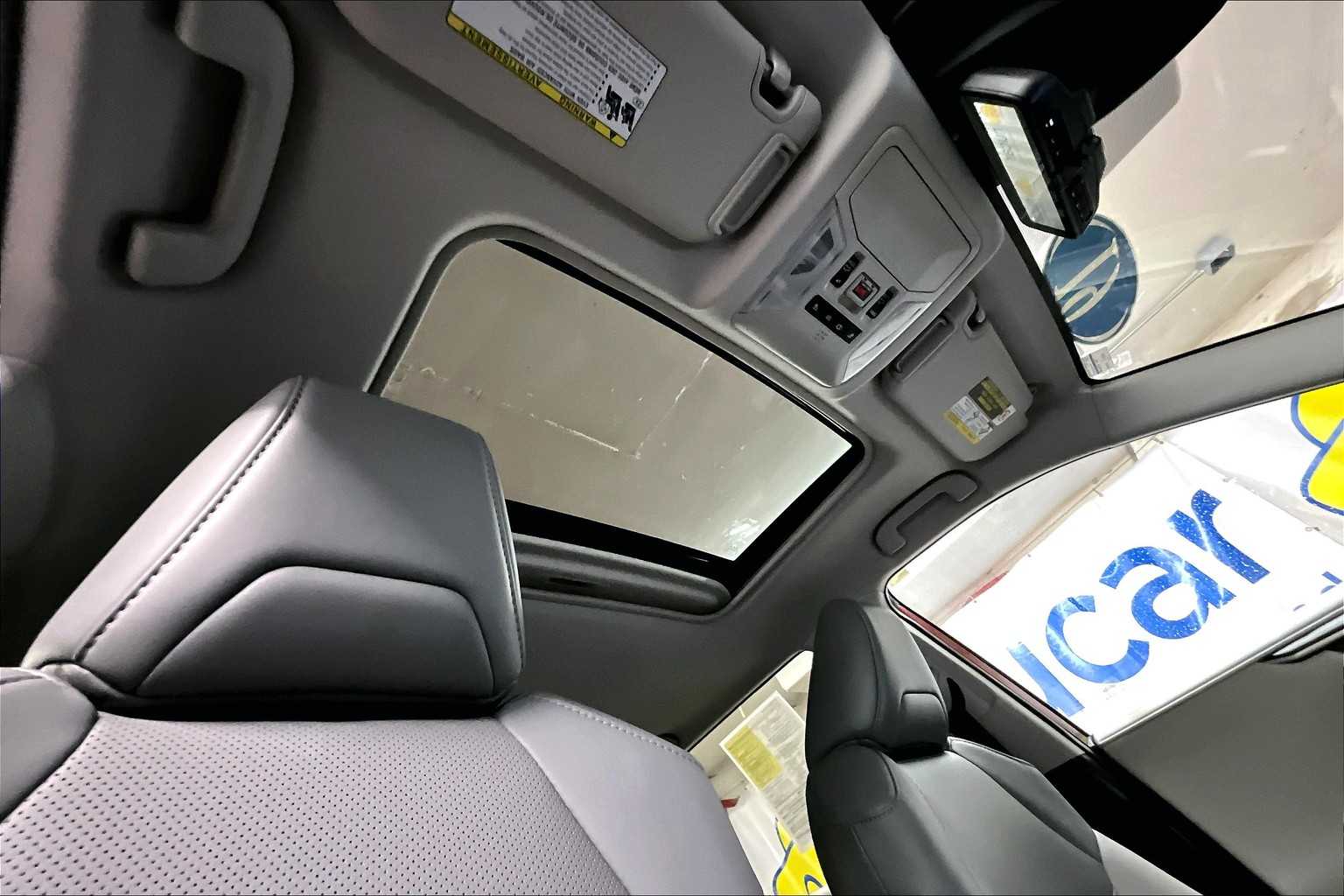 2019 Toyota RAV4 Hybrid Limited - Photo 22