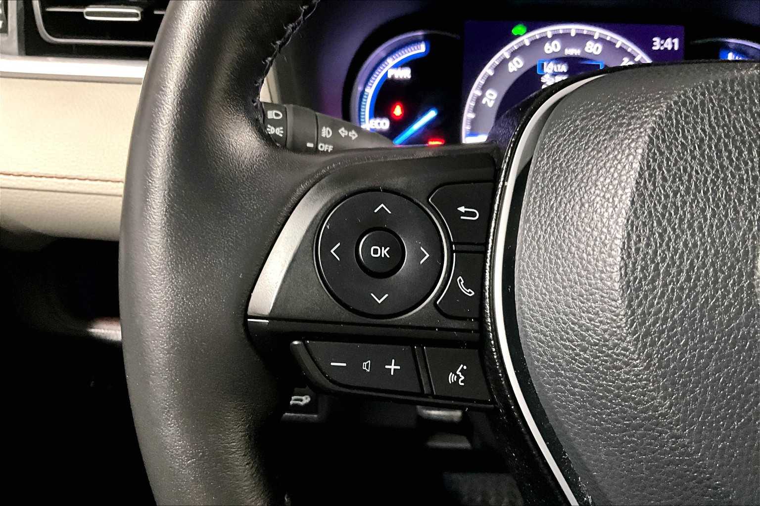 2019 Toyota RAV4 Hybrid Limited - Photo 23