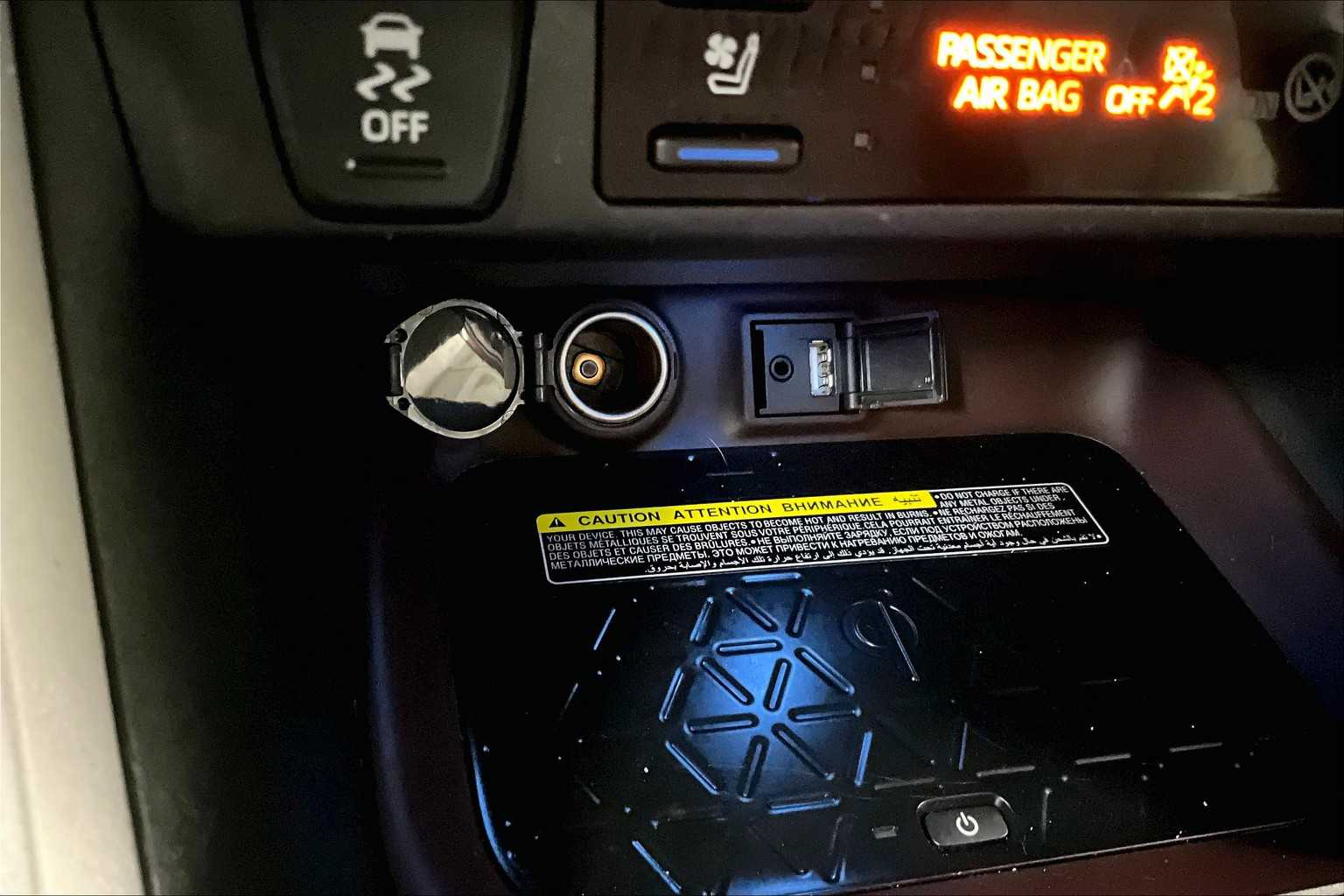2019 Toyota RAV4 Hybrid Limited - Photo 27