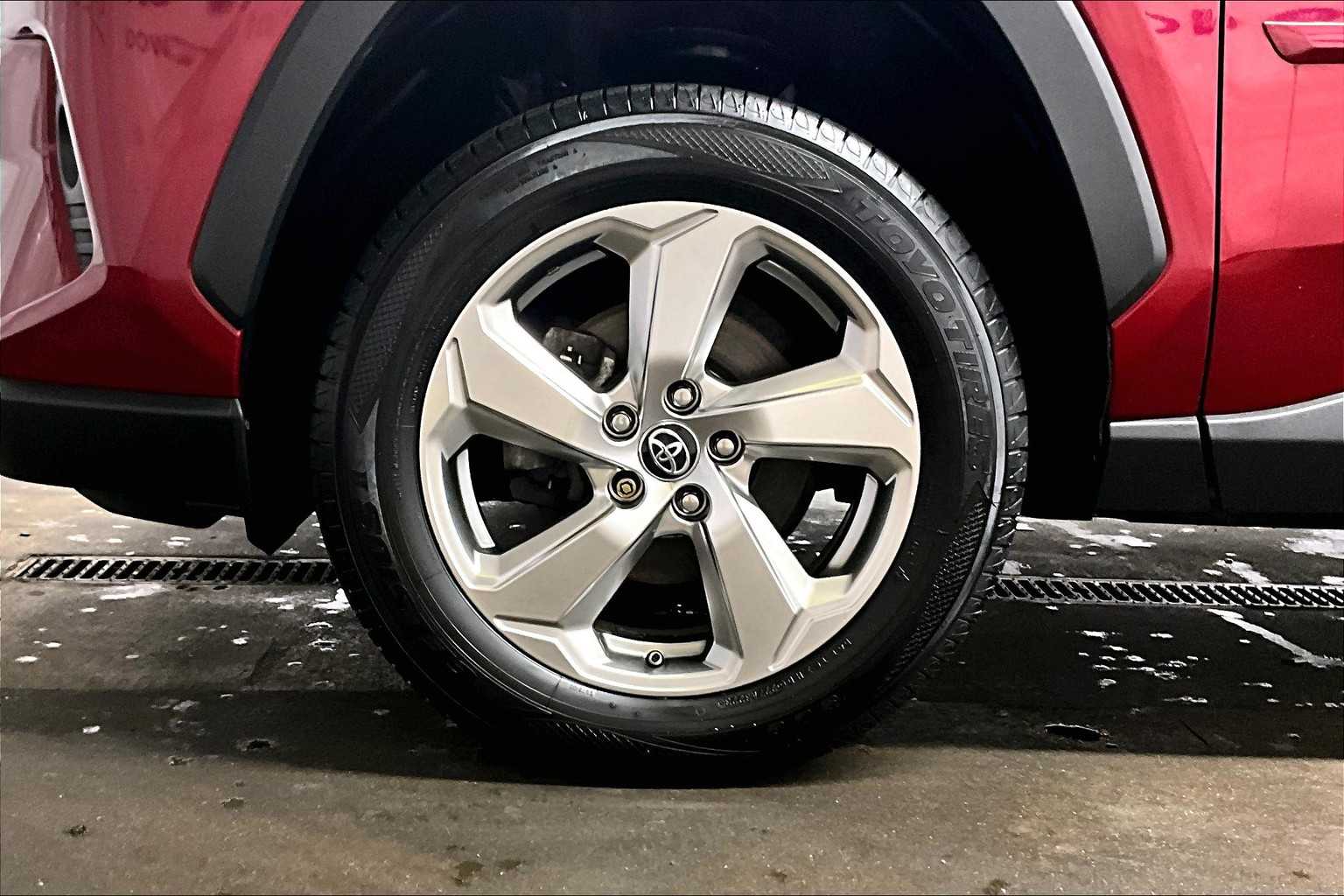 2019 Toyota RAV4 Hybrid Limited - Photo 7
