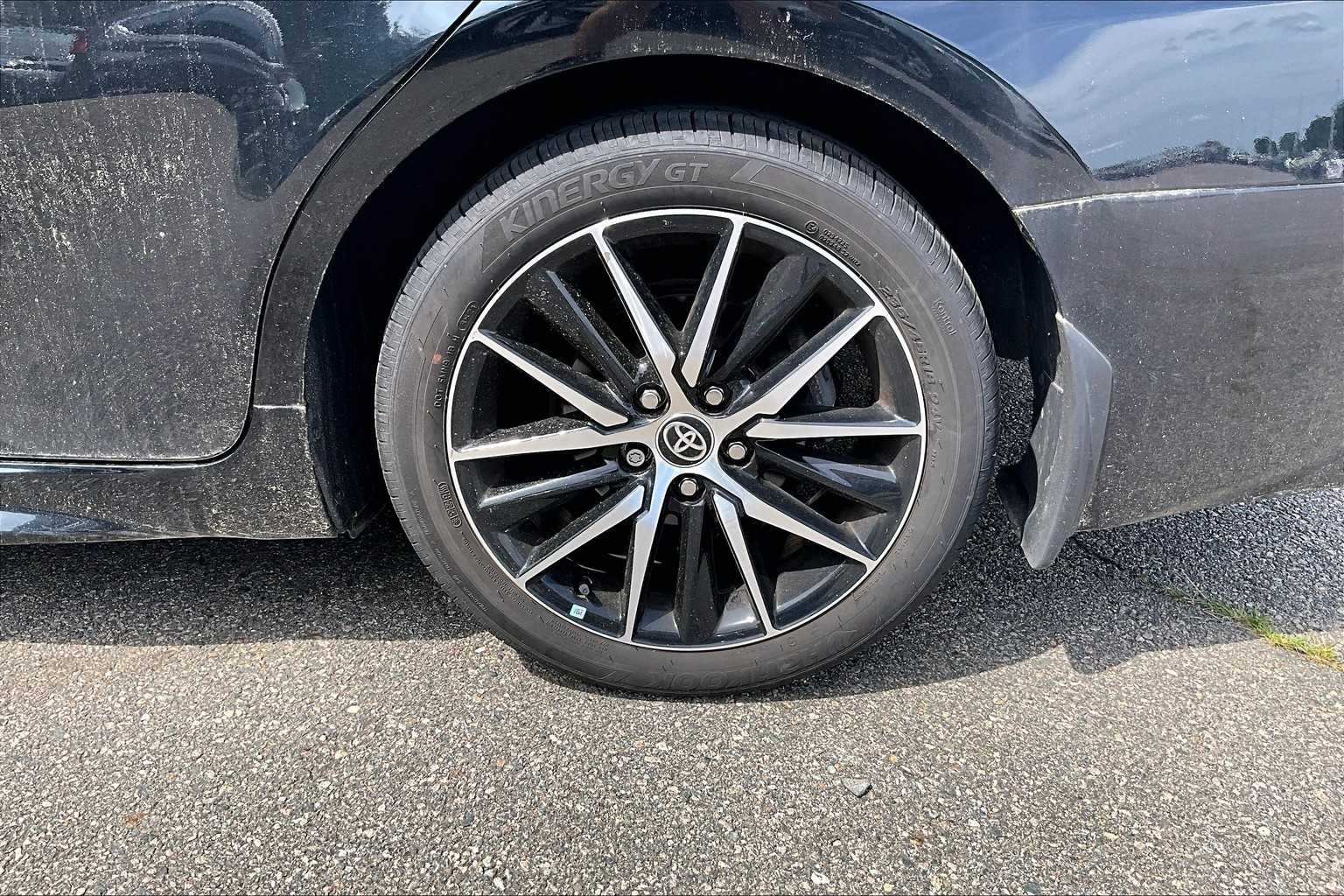 2022 Toyota Camry SE - Photo 4