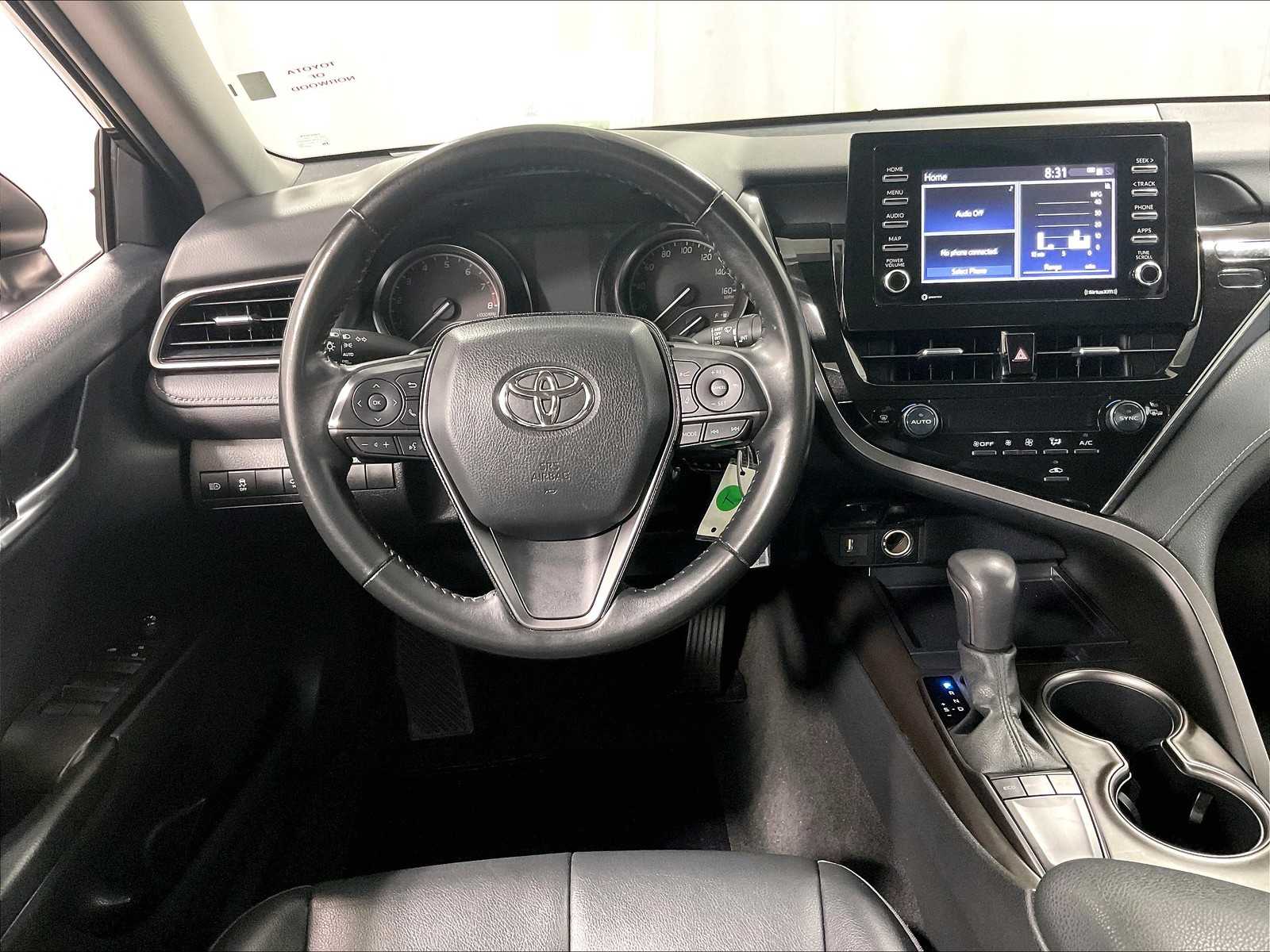 2023 Toyota Camry SE - Photo 17
