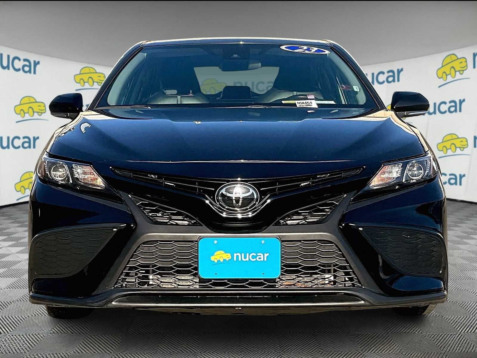 2023 Toyota Camry SE - Photo 2