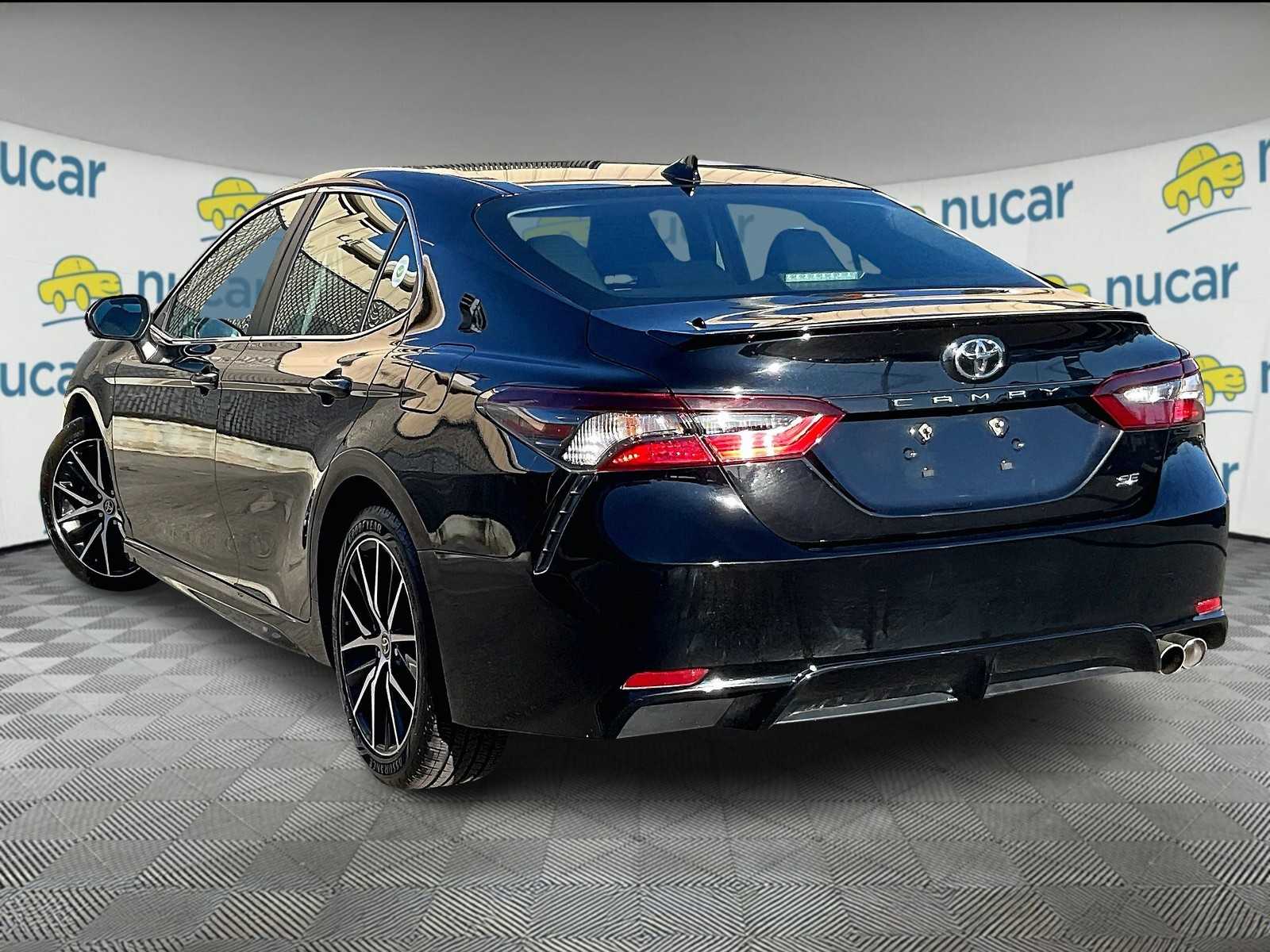 2023 Toyota Camry SE - Photo 4