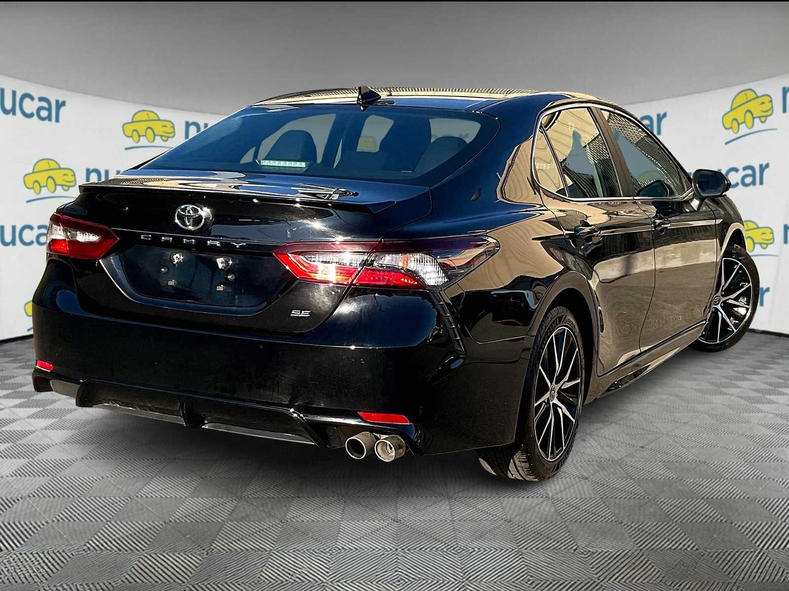 2023 Toyota Camry SE - Photo 6