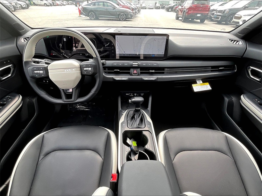 2025 Kia K4 GT-Line - Photo 12