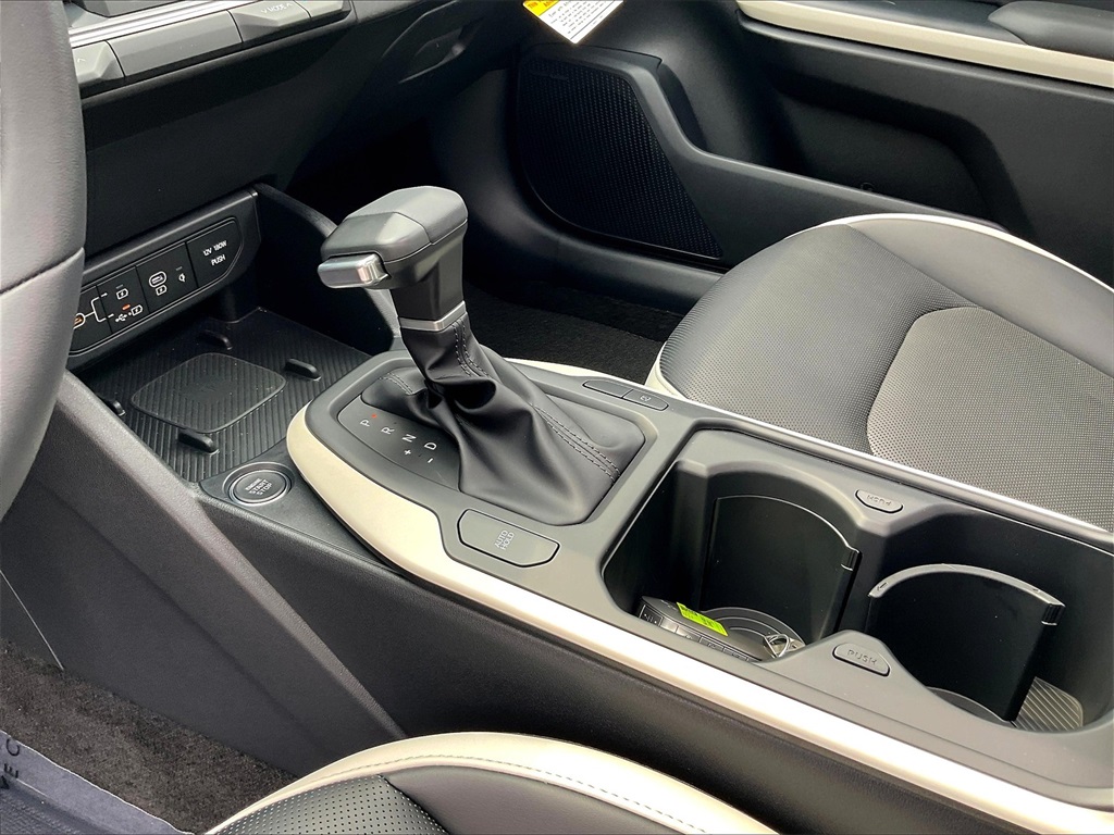 2025 Kia K4 GT-Line - Photo 14
