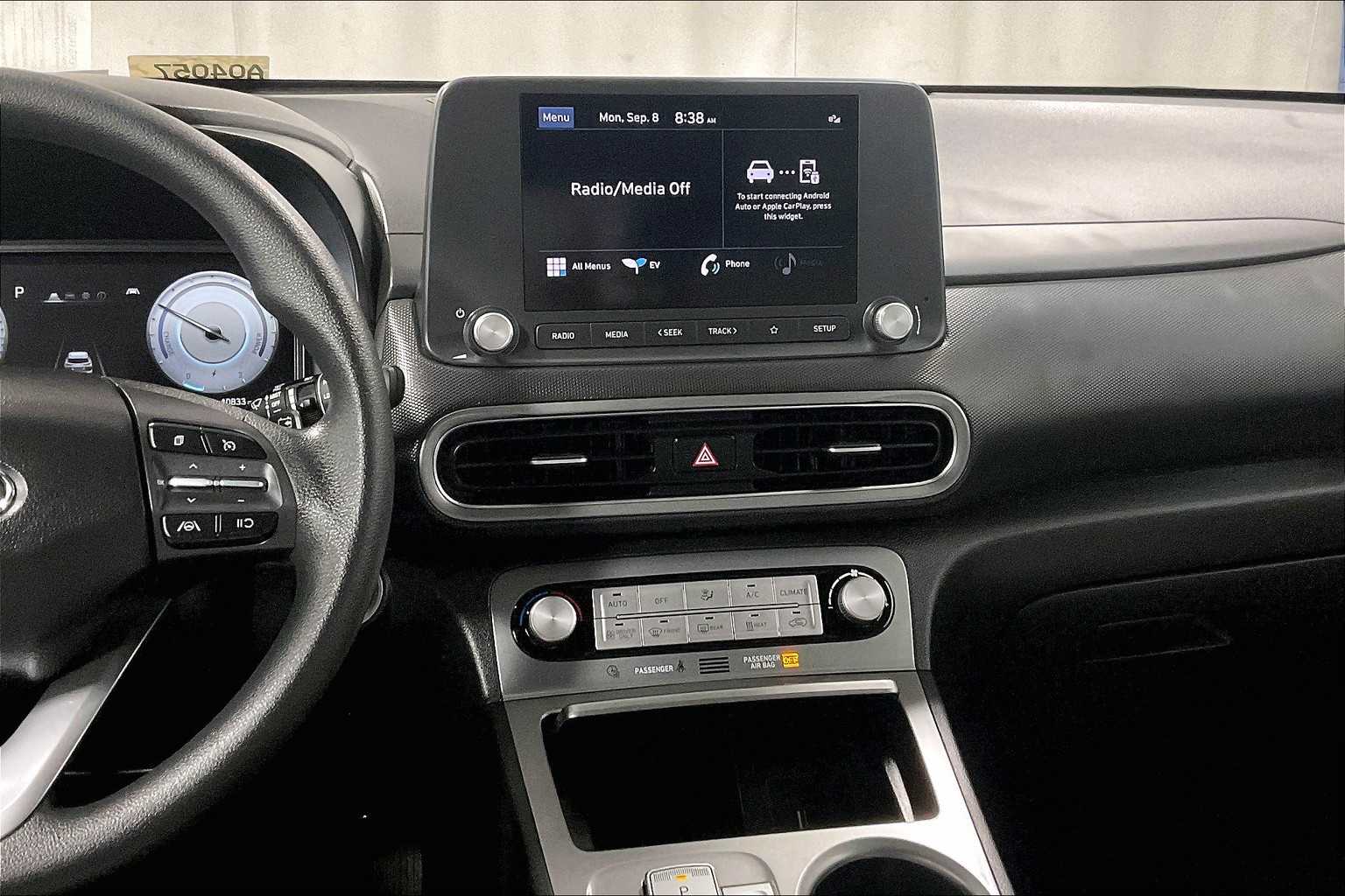 2023 Hyundai Kona Electric SE - Photo 18