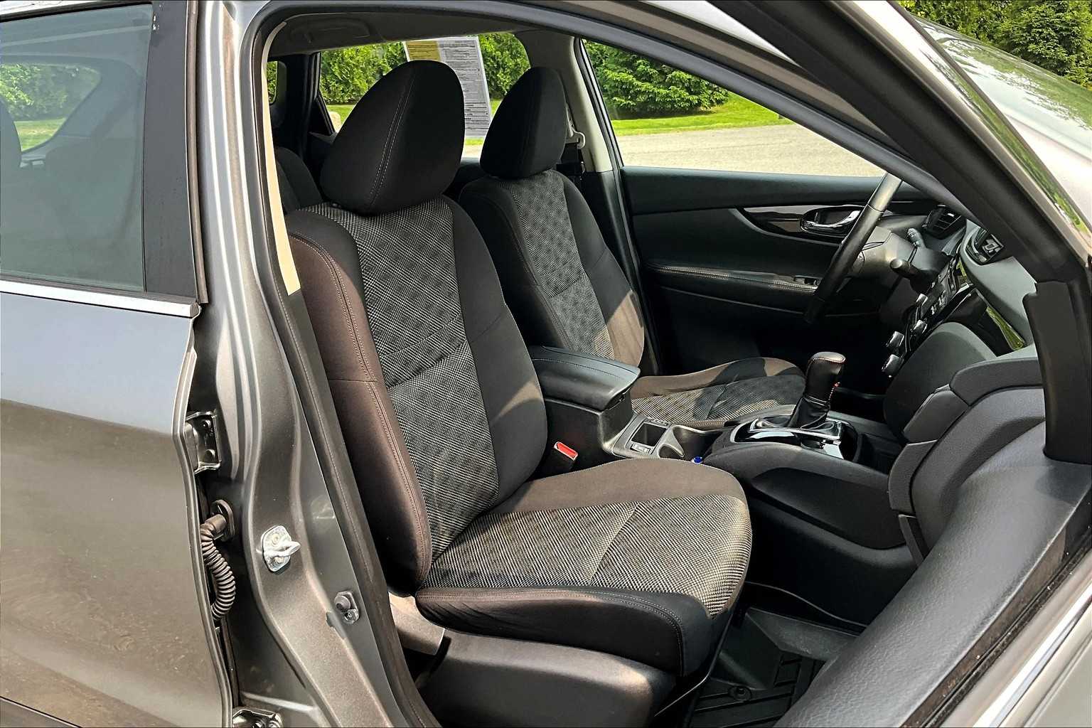 2017 Nissan Rogue Sport SV - Photo 11