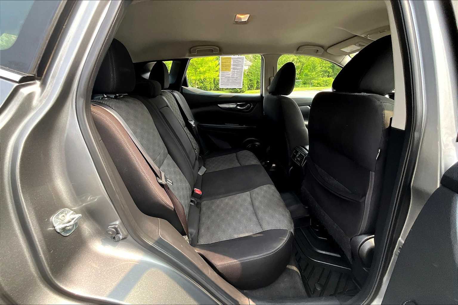 2017 Nissan Rogue Sport SV - Photo 16