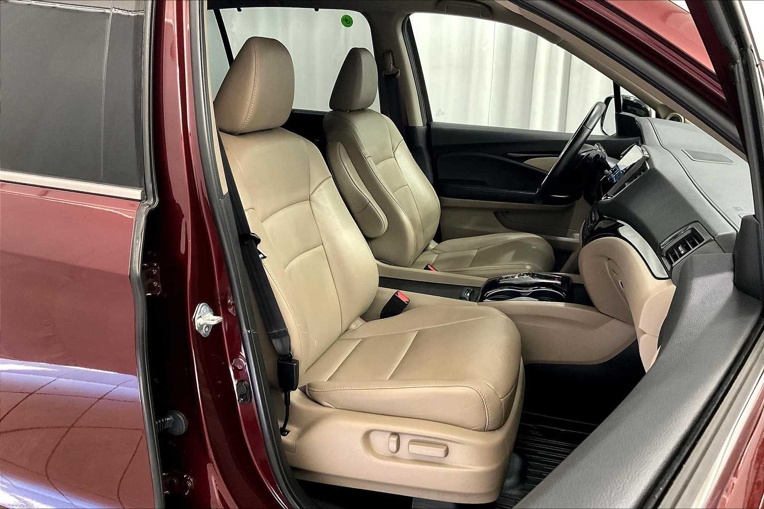 2021 Honda Pilot Touring 7-Passenger - Photo 11