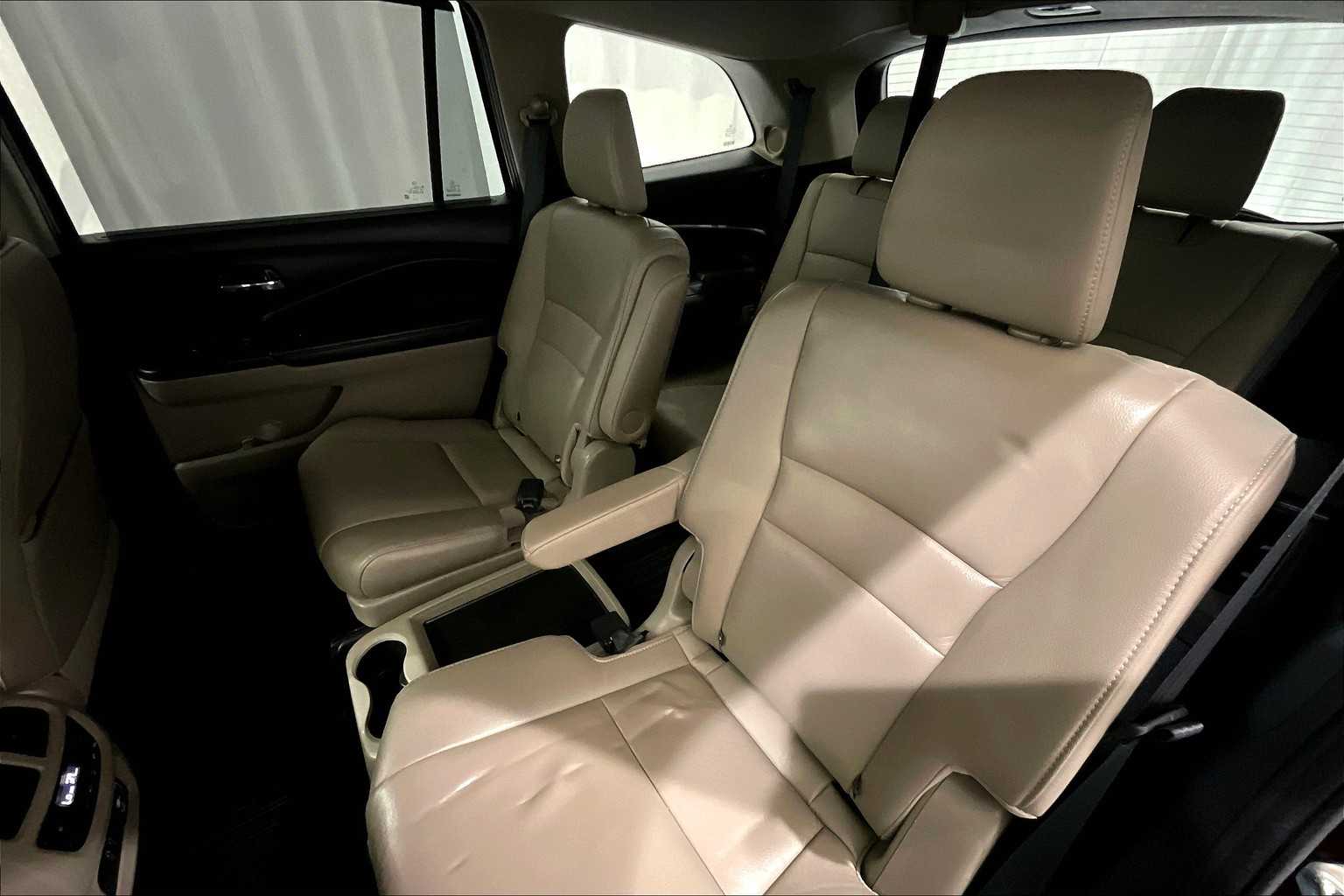 2021 Honda Pilot Touring 7-Passenger - Photo 15