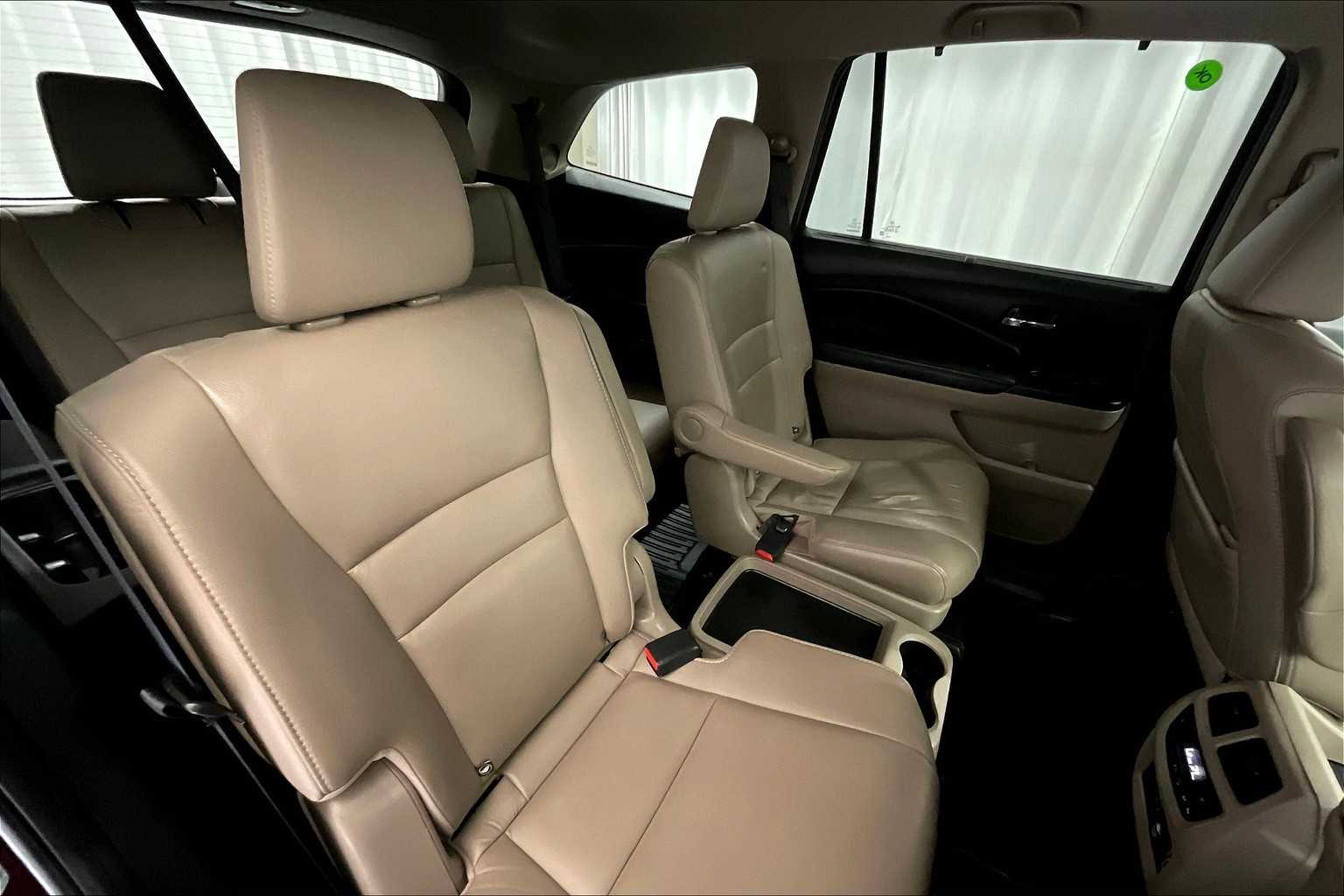 2021 Honda Pilot Touring 7-Passenger - Photo 16