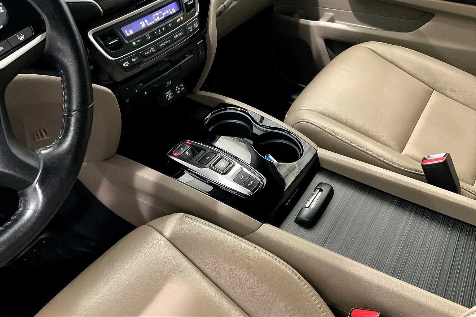 2021 Honda Pilot Touring 7-Passenger - Photo 21