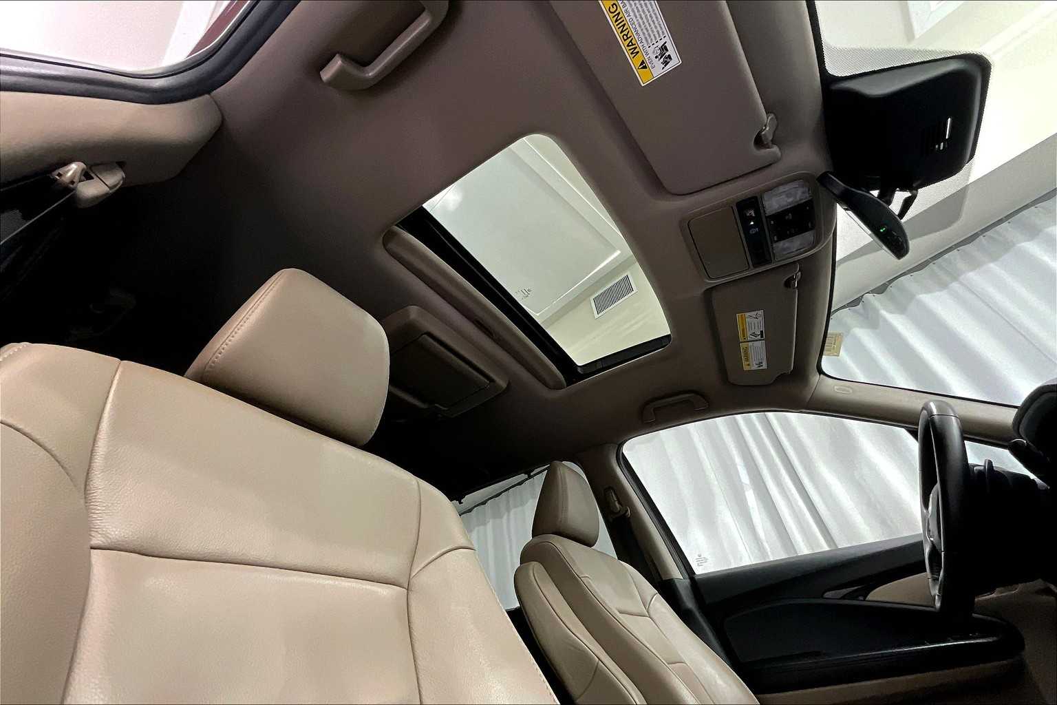 2021 Honda Pilot Touring 7-Passenger - Photo 23
