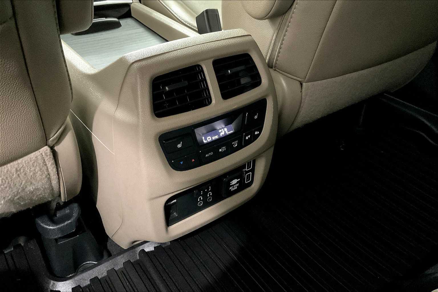 2021 Honda Pilot Touring 7-Passenger - Photo 29