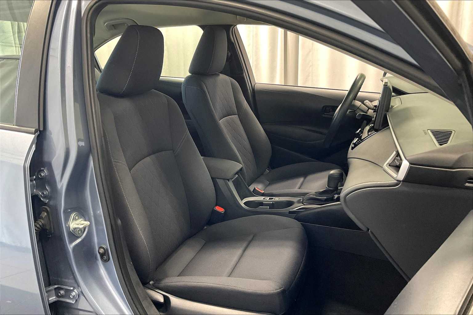 2023 Toyota Corolla LE - Photo 11
