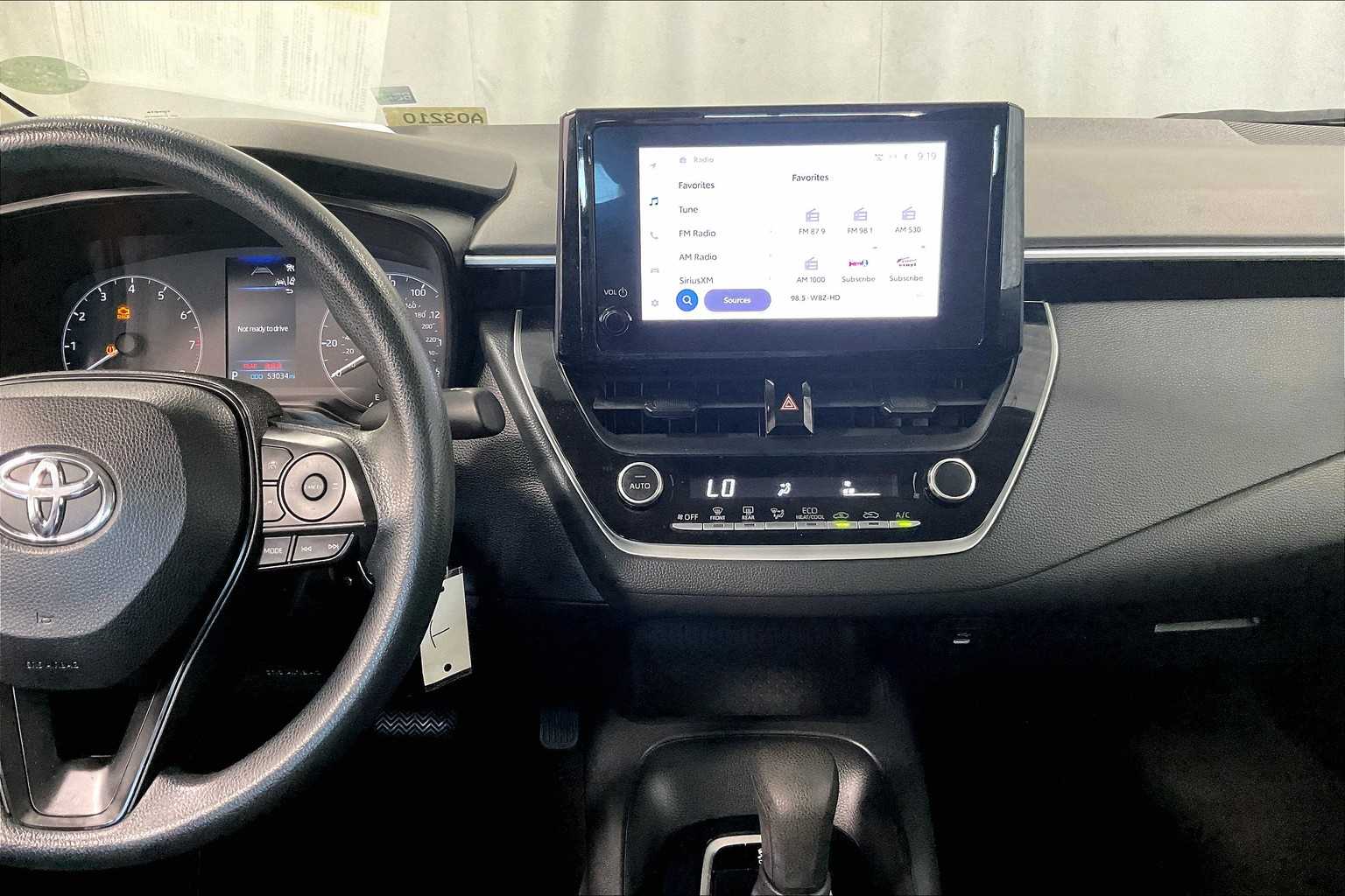 2023 Toyota Corolla LE - Photo 18