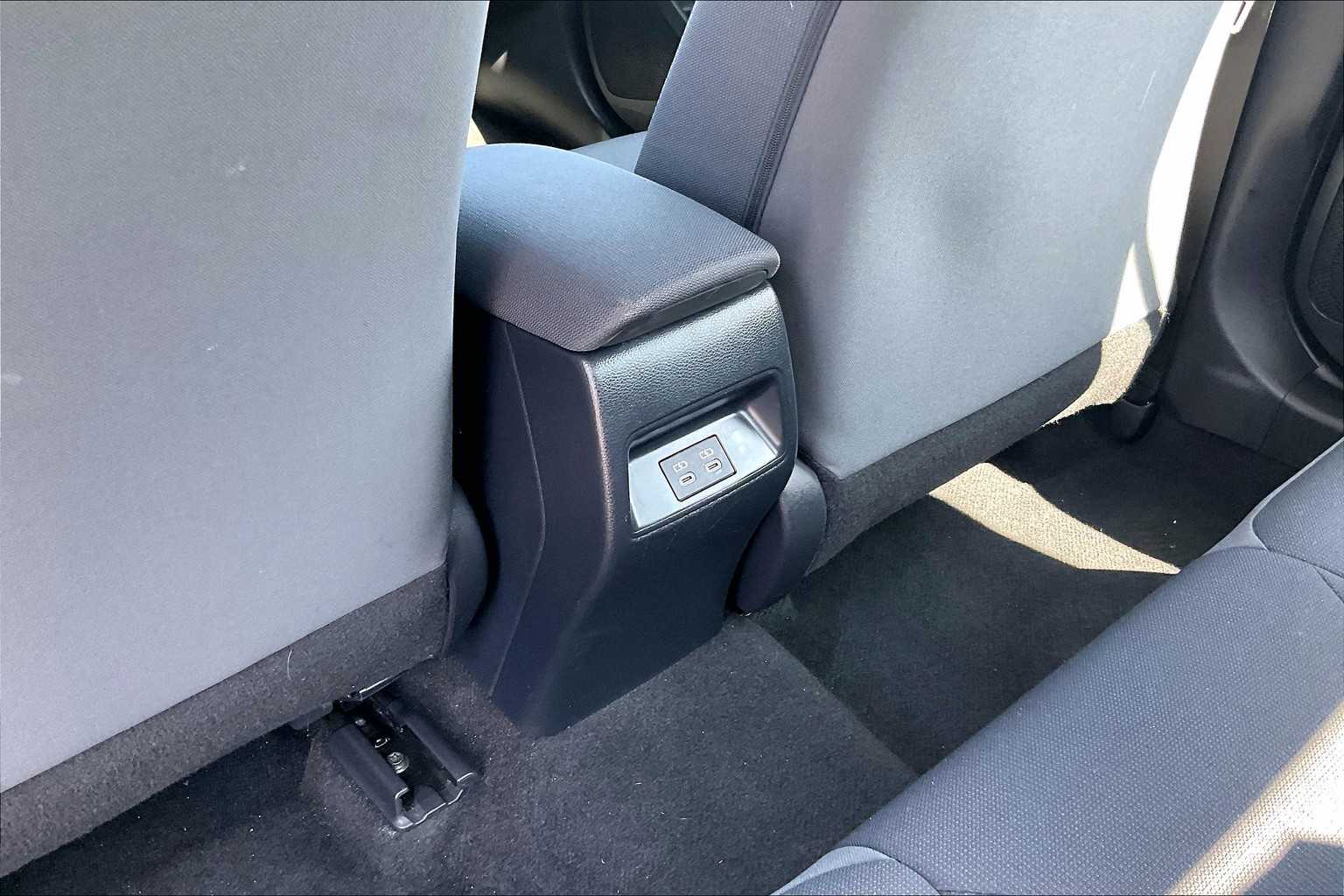 2023 Toyota Corolla LE - Photo 27