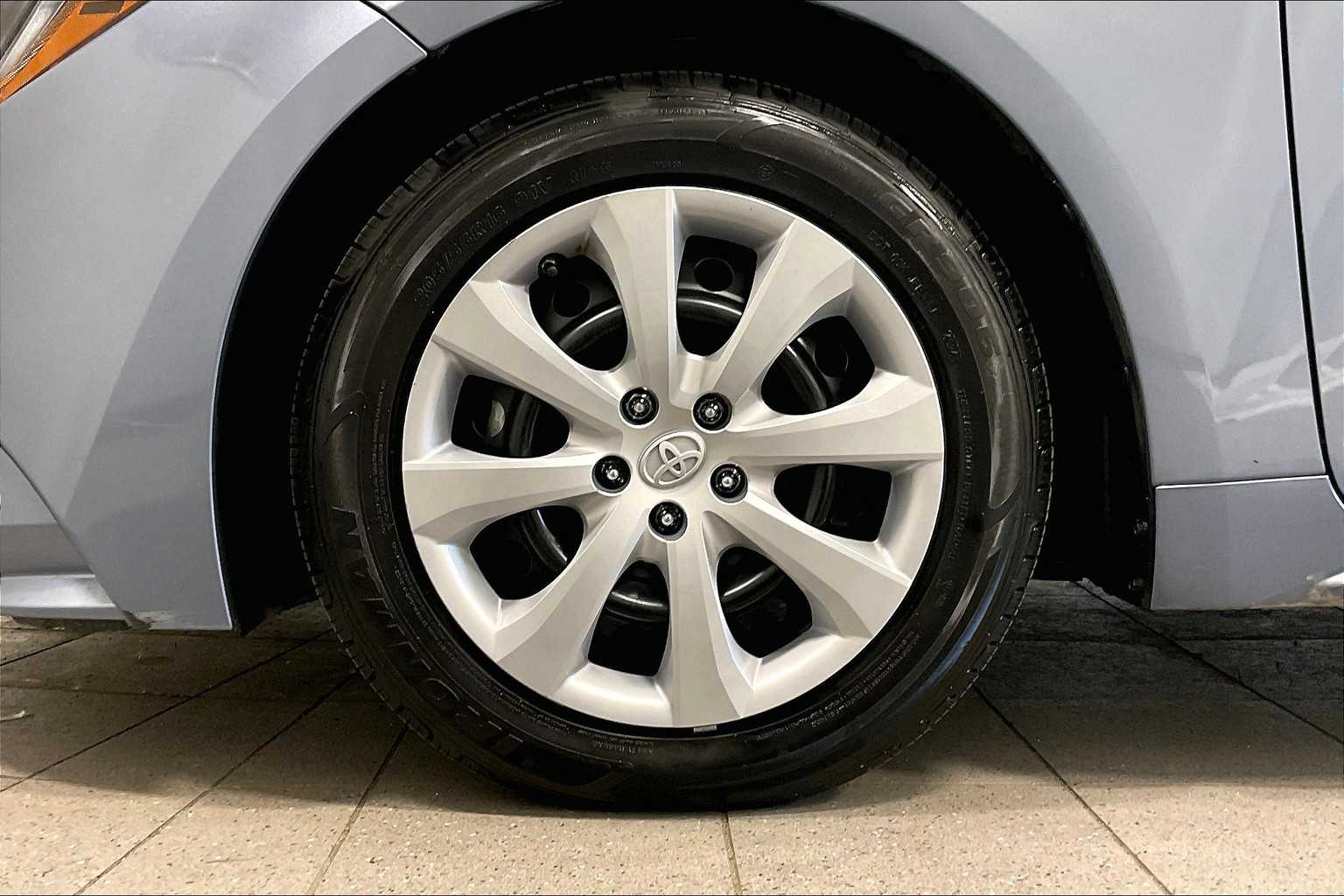 2023 Toyota Corolla LE - Photo 7