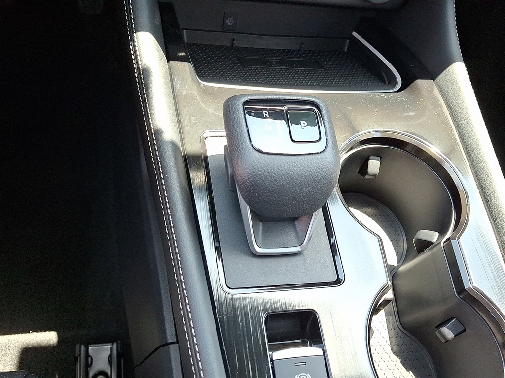 2025 Nissan Rogue Platinum photo 12