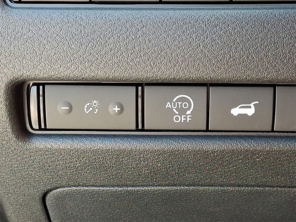 2025 Nissan Rogue Platinum photo 19