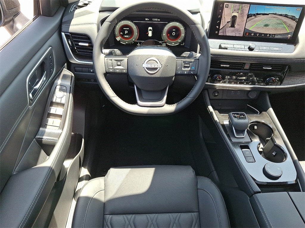 2025 Nissan Rogue Platinum photo 8