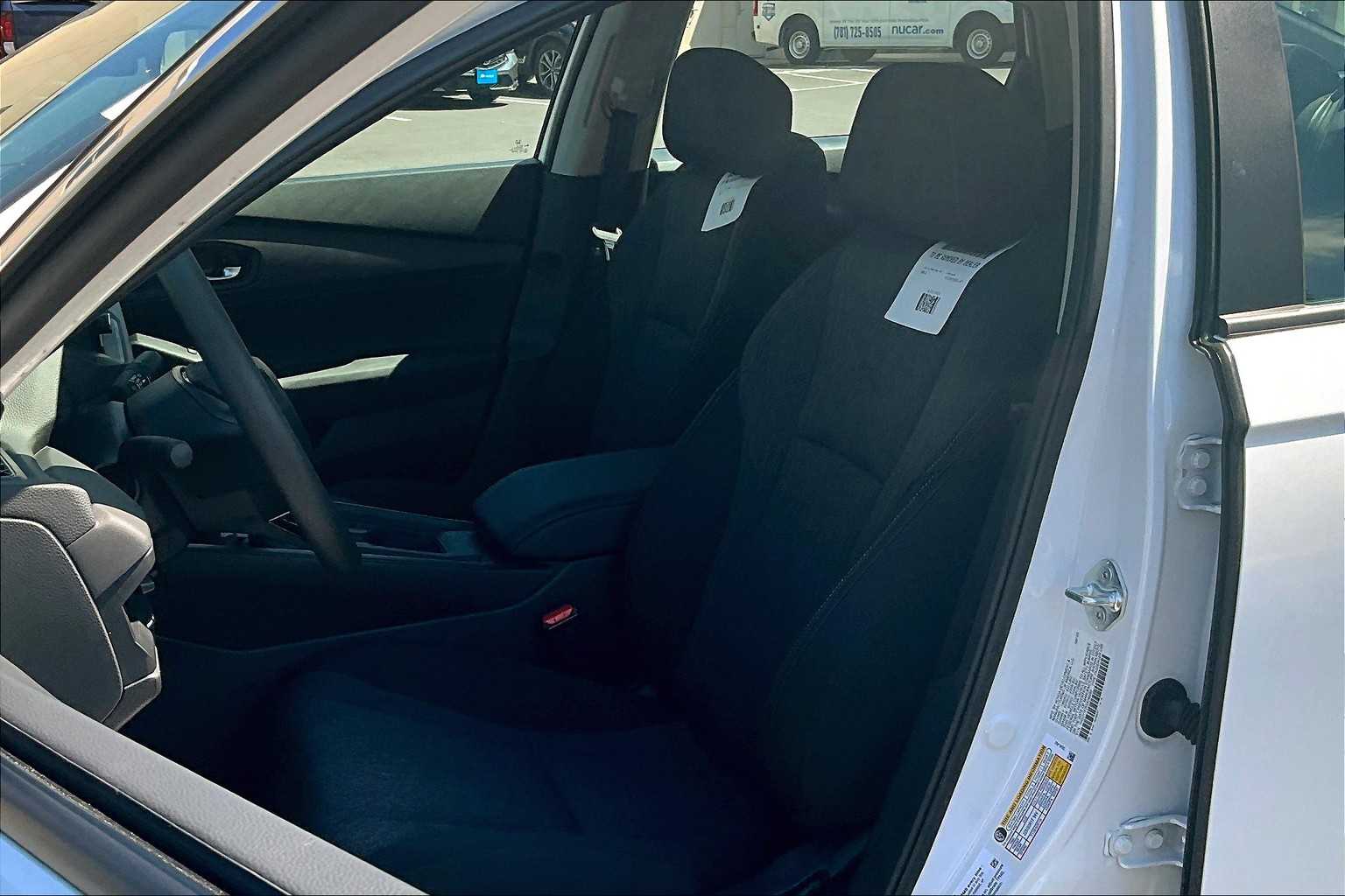 2025 Honda Accord LX - Photo 11