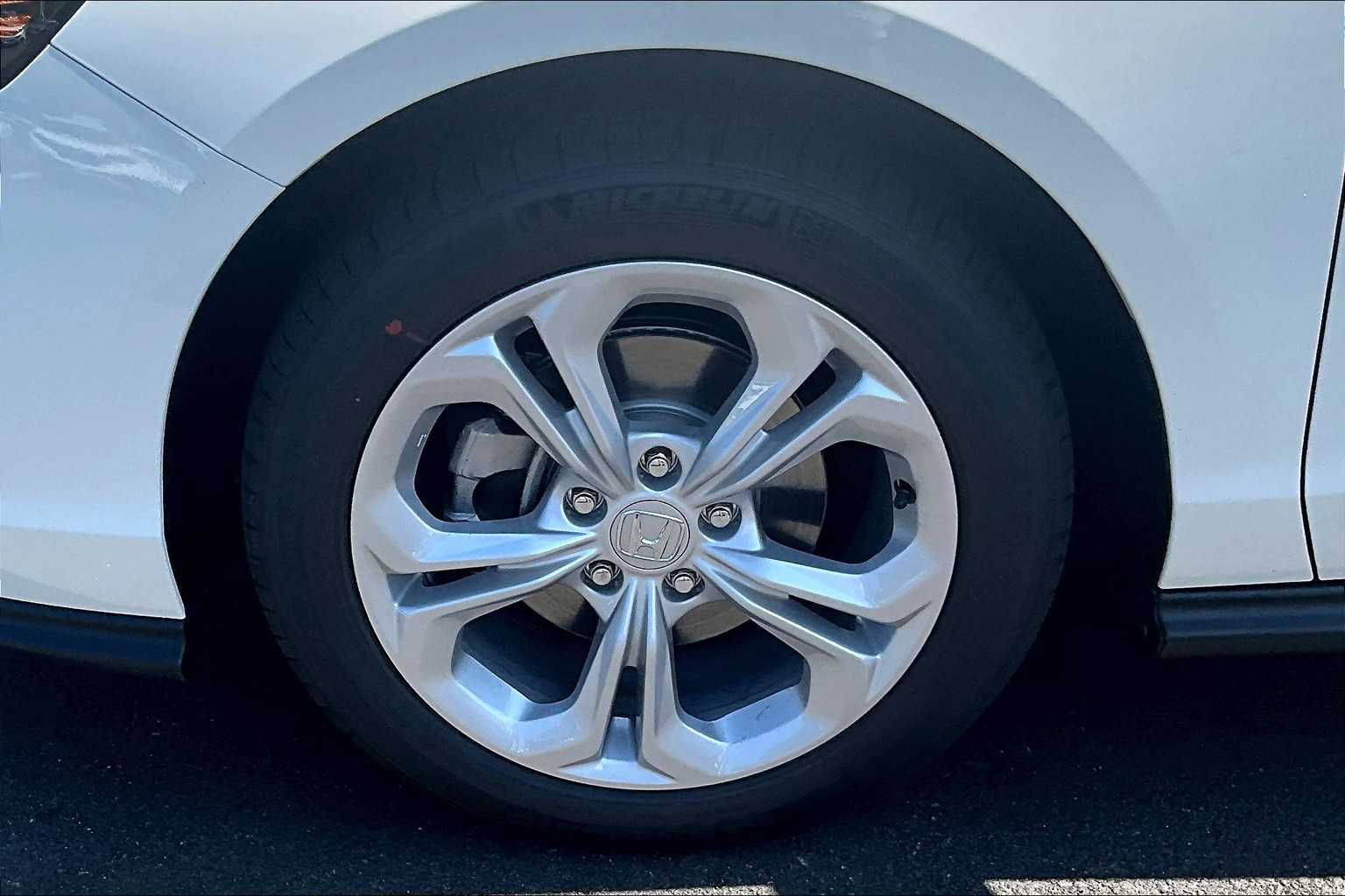 2025 Honda Accord LX - Photo 8