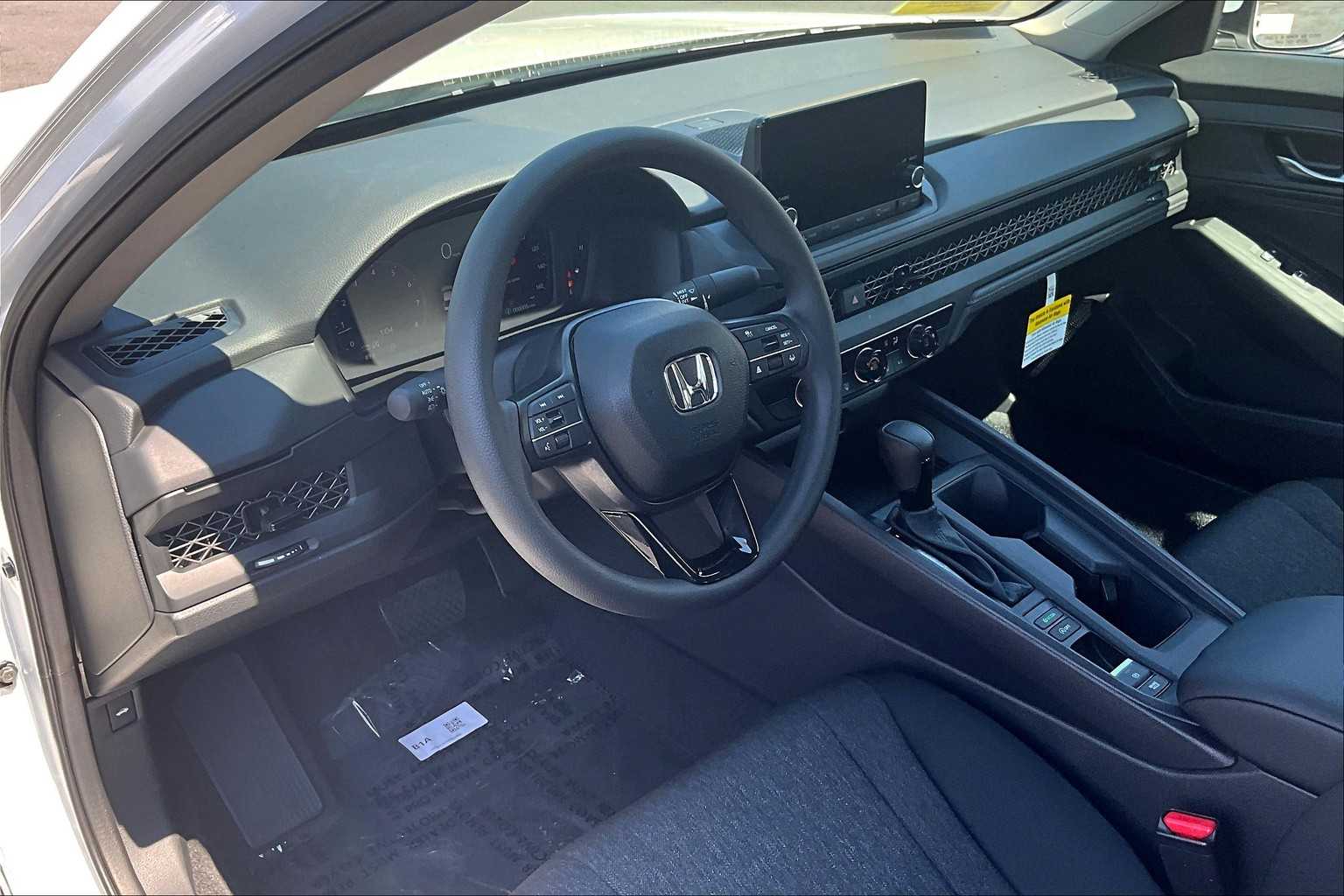 2025 Honda Accord LX - Photo 9