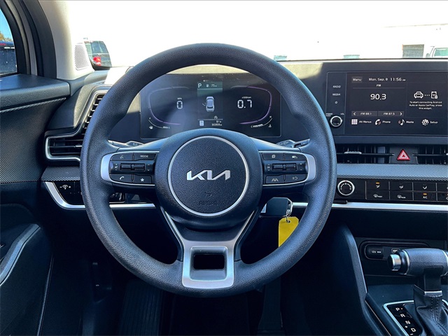 2023 Kia Sportage LX - Photo 16