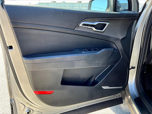 2023 Kia Sportage LX - Photo 9