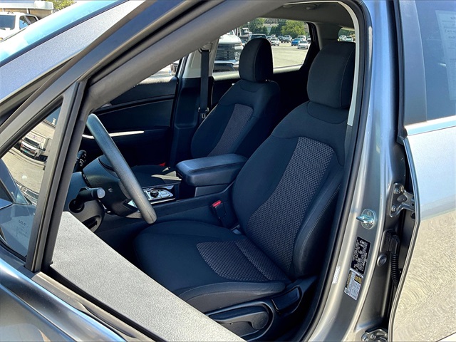 2023 Kia Sportage LX - Photo 10