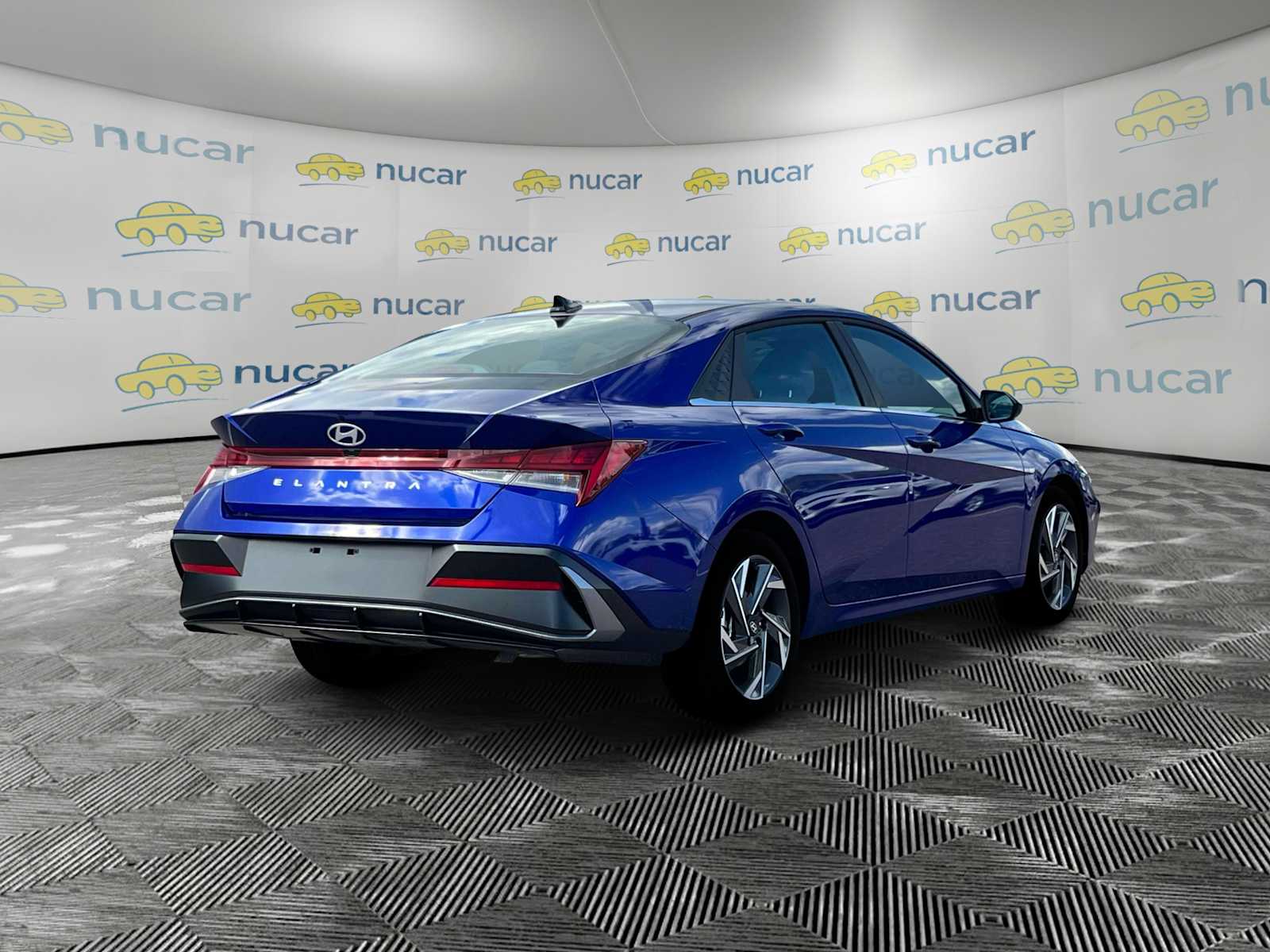 2025 Hyundai Elantra SEL Convenience - Photo 8