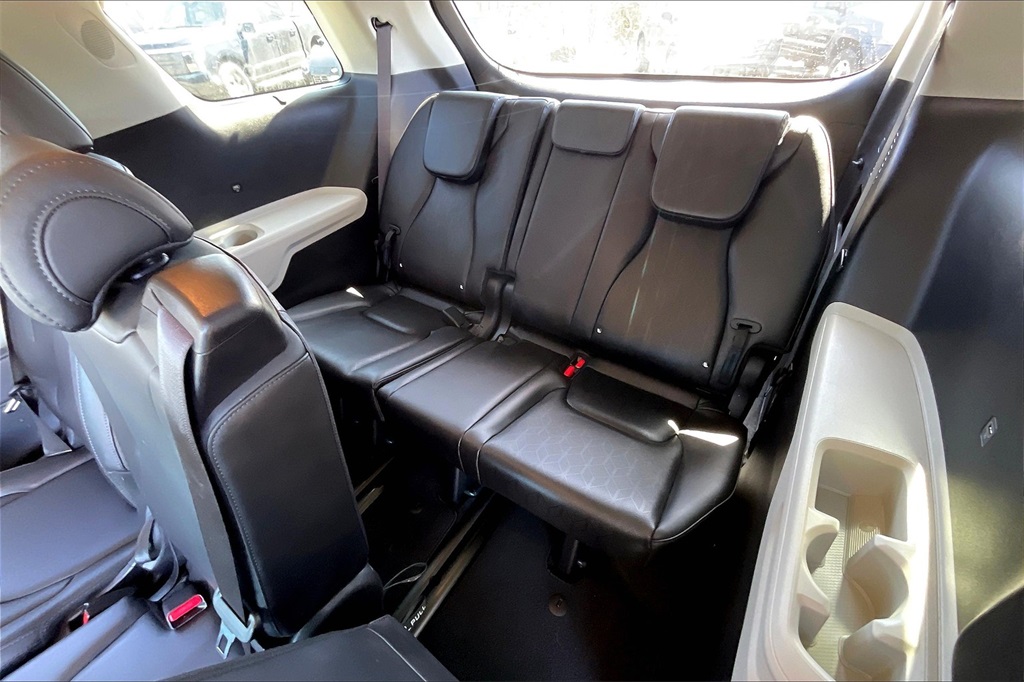 2023 Kia Carnival EX - Photo 16