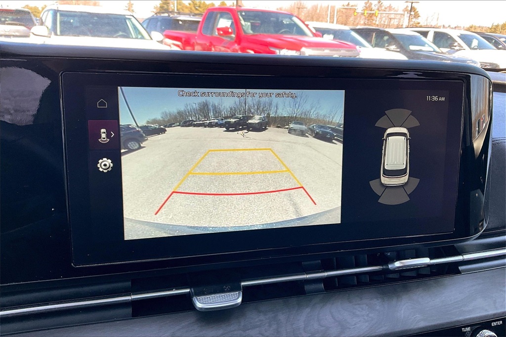 2023 Kia Carnival EX - Photo 19