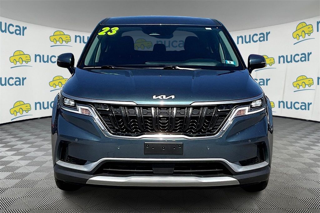 2023 Kia Carnival EX - Photo 2