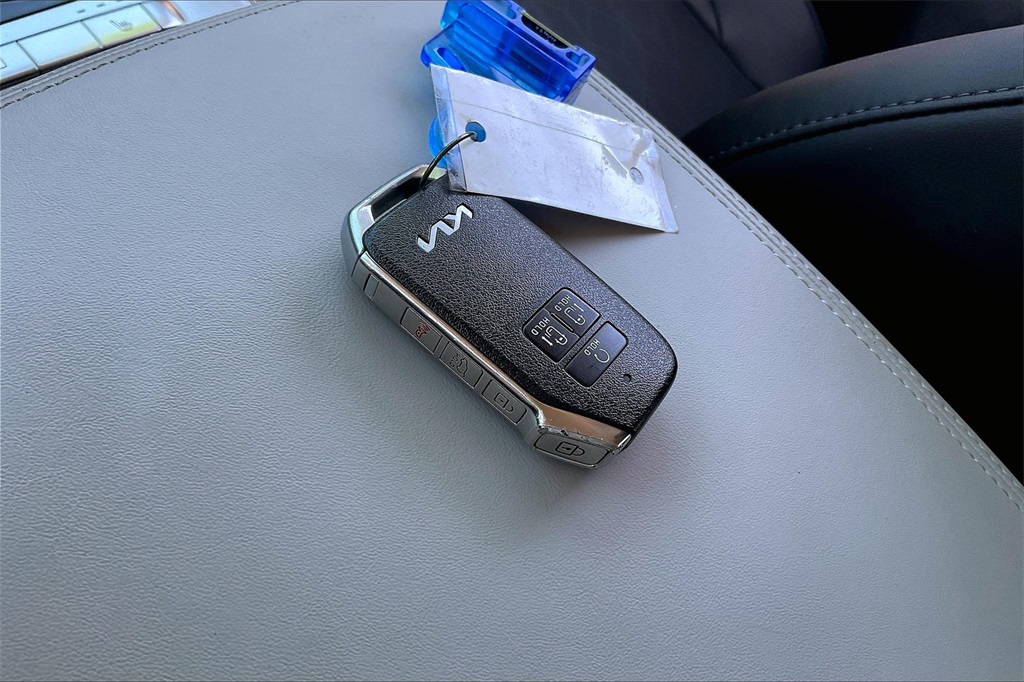 2023 Kia Carnival EX - Photo 28