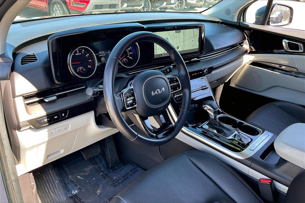2023 Kia Carnival EX - Photo 8
