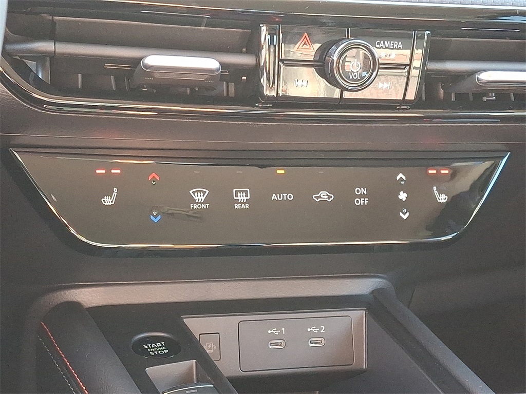 2026 Nissan Kicks SR - Photo 11