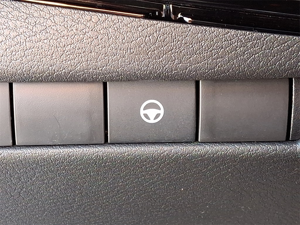 2026 Nissan Kicks SR - Photo 17