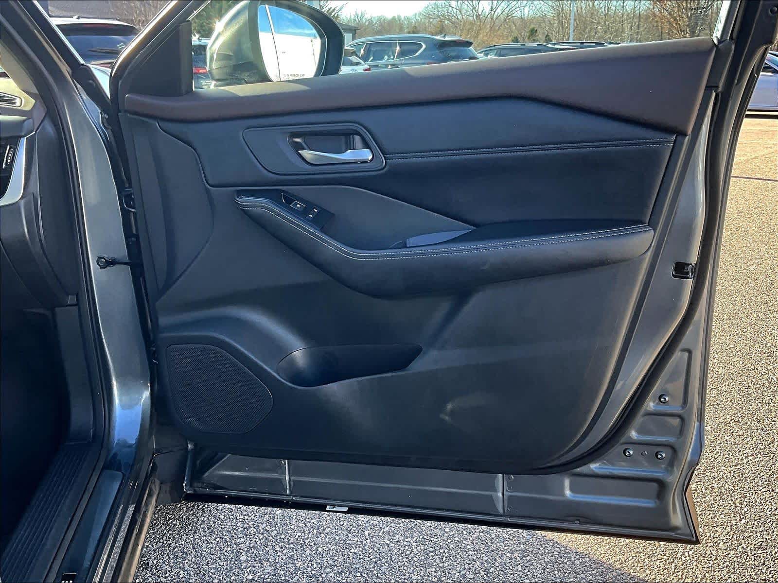 2023 Nissan Rogue SL - Photo 12