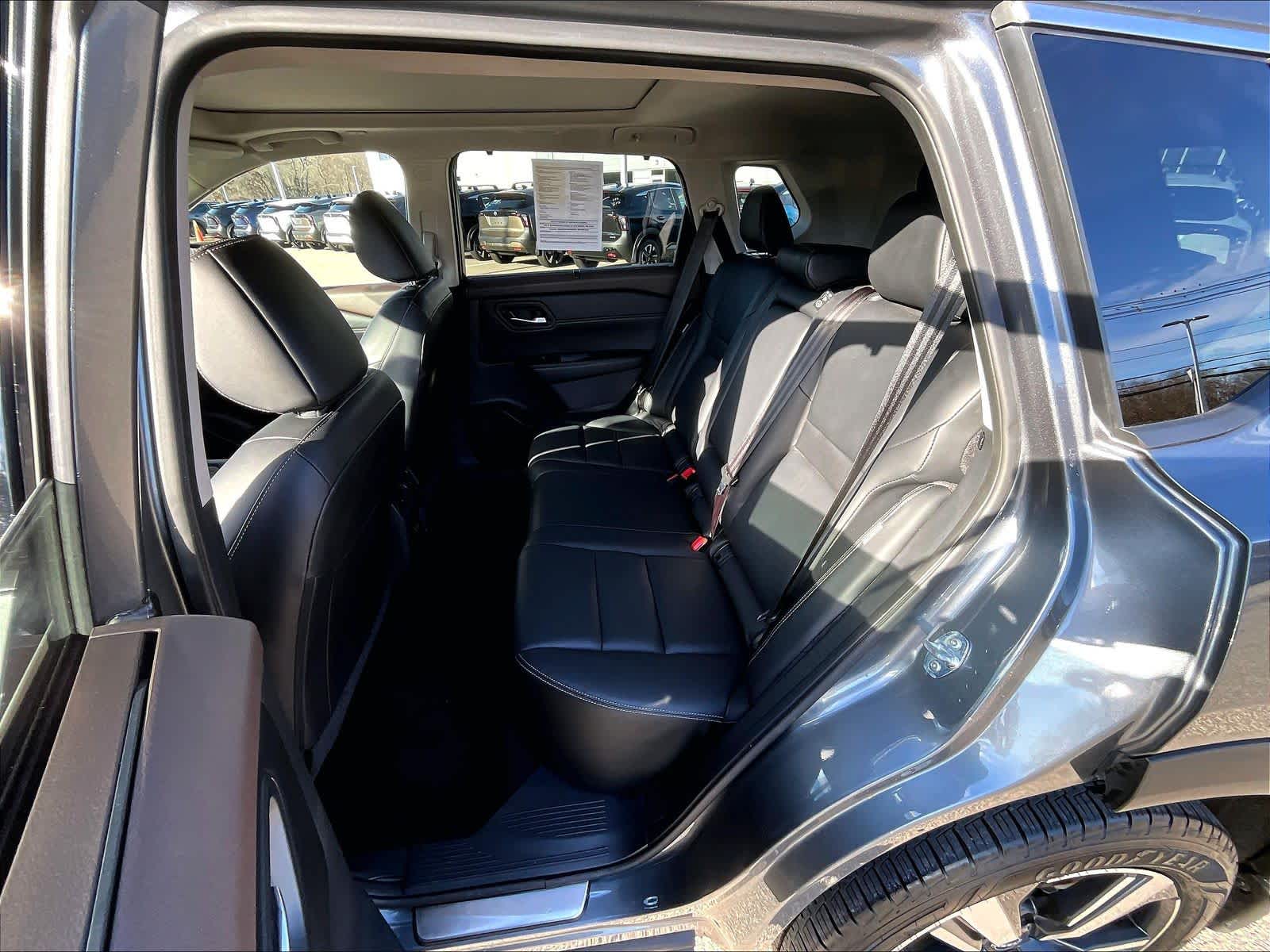 2023 Nissan Rogue SL - Photo 15