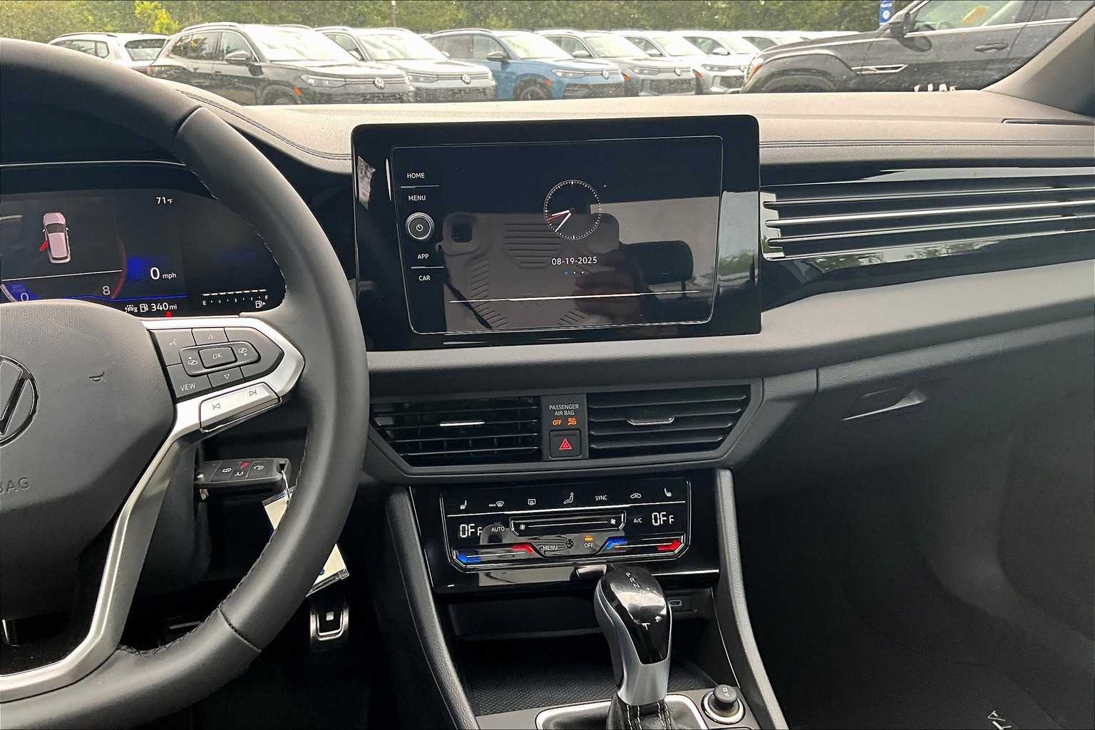 2025 Volkswagen Jetta Sport - Photo 13