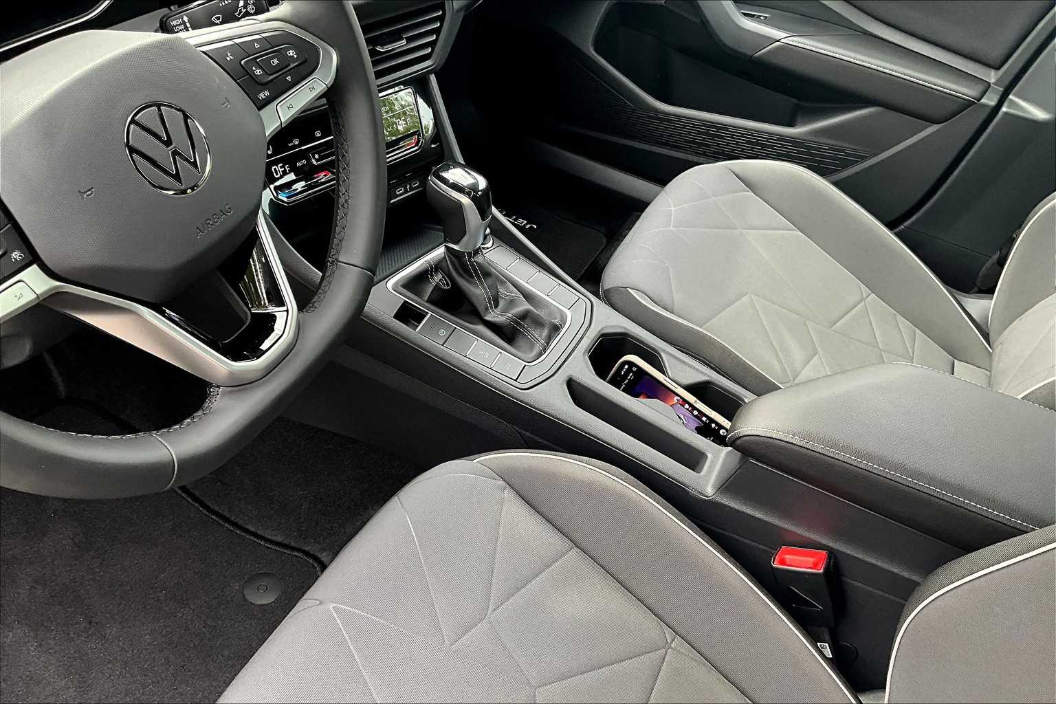 2025 Volkswagen Jetta Sport - Photo 14